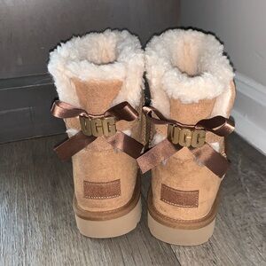 Brand New Ugg Mini Bailey Bow Boot